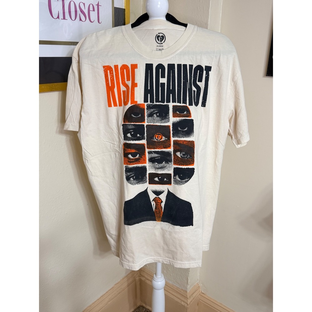 Rise Against Band T-Shirt Cream Graphic Eyes Punk Rock Mens XL Short Sleeve